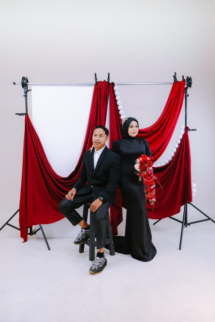 IKHA & AGUNG (desember) (12) IKHA & AGUNG (desember) (12)